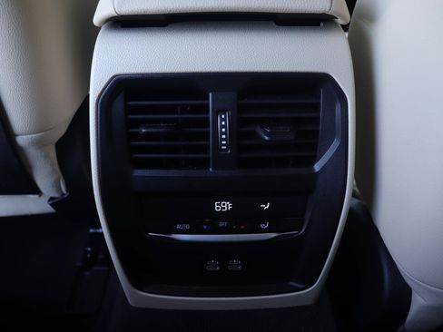 Used 2025 BMW i4 eDrive40 w/ Premium Package RWD image 25