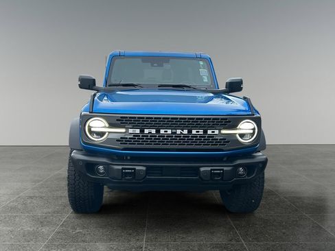 Used 2025 Ford Bronco Badlands image 2