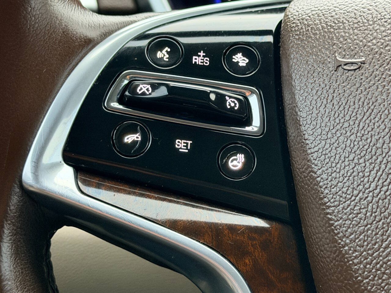 Used 2016 Cadillac SRX Luxury w/ Driver Awareness Package FWD image 28
