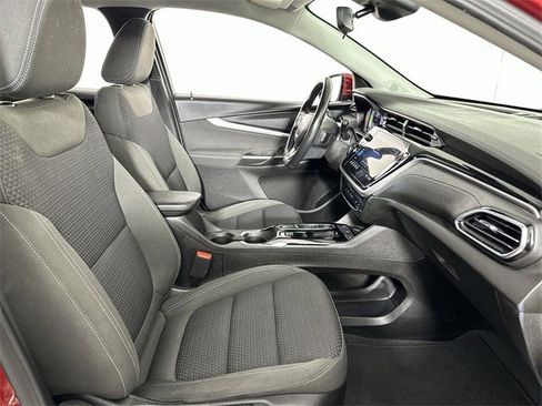 Used 2022 Chevrolet Bolt EUV LT w/ Comfort Package image 29