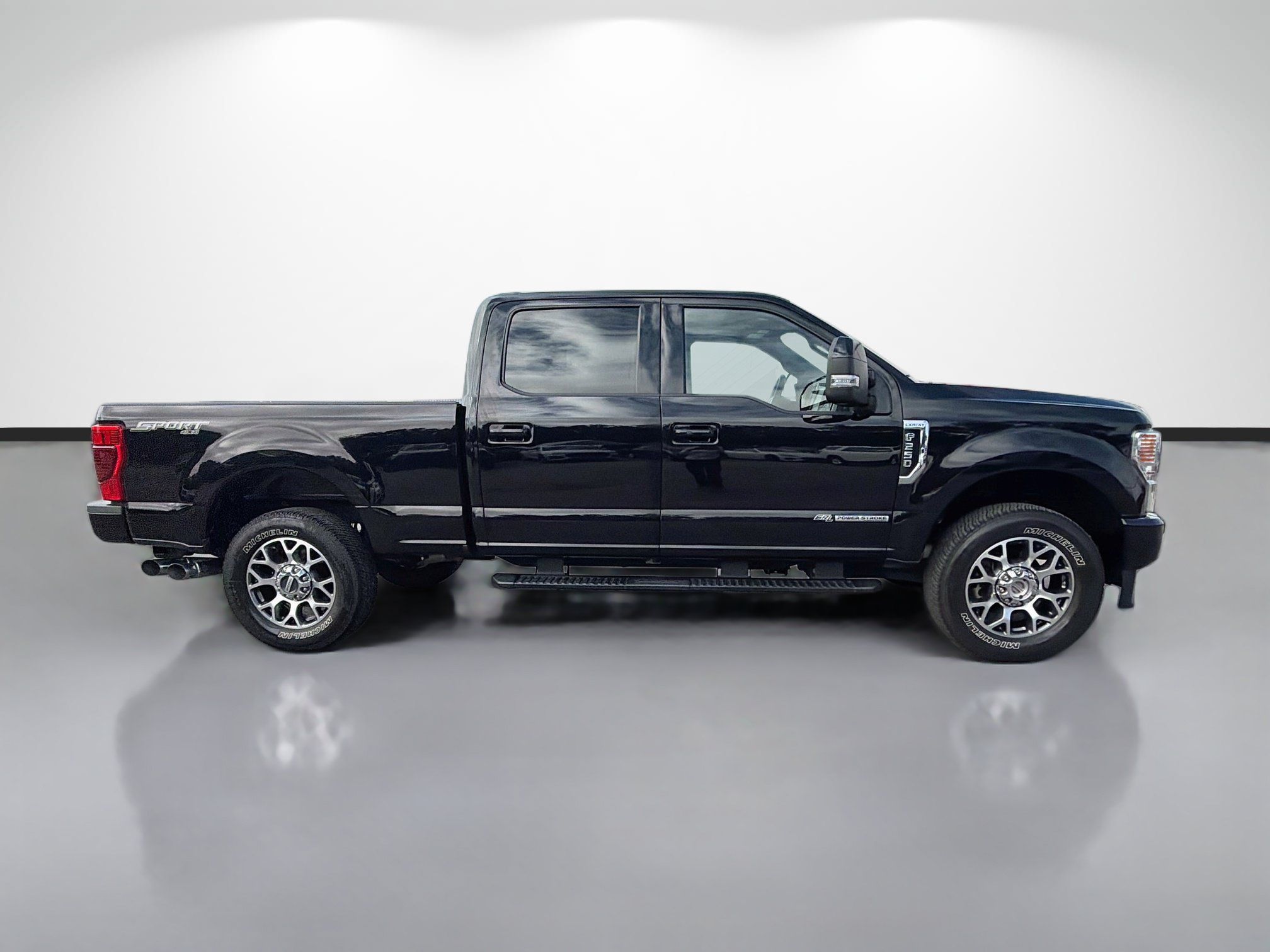Used 2022 Ford F250 Lariat w/ Lariat Ultimate Package AWD/4WD image 2