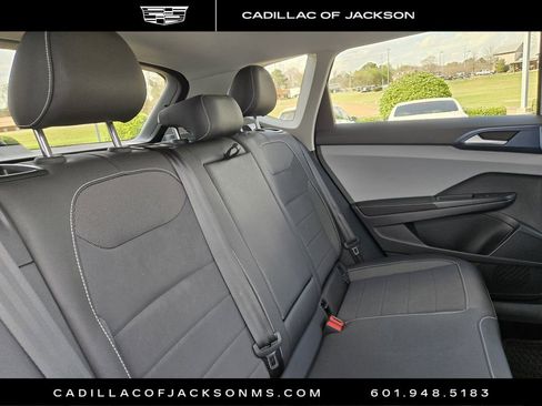 Used 2024 Volkswagen Taos SE image 21