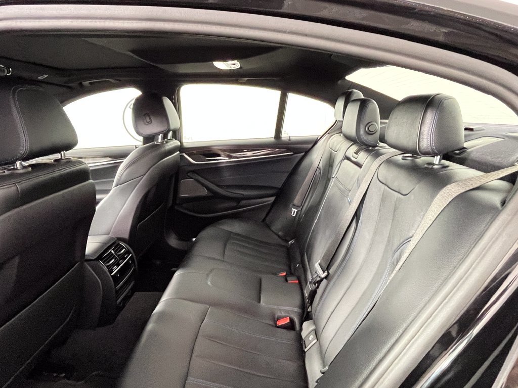 Used 2018 BMW 540i xDrive w/ M Sport Package AWD/4WD image 4