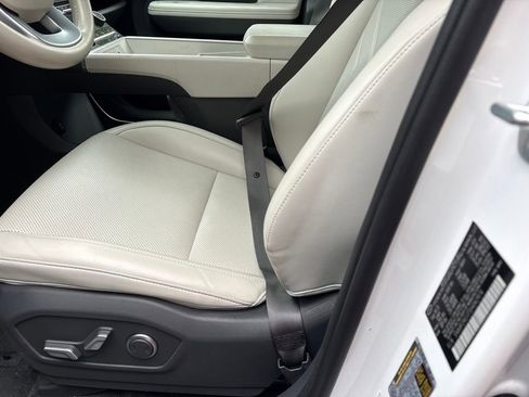Used 2025 Hyundai Santa Fe SEL FWD image 31
