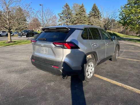 Used 2023 Toyota RAV4 LE AWD/4WD image 3