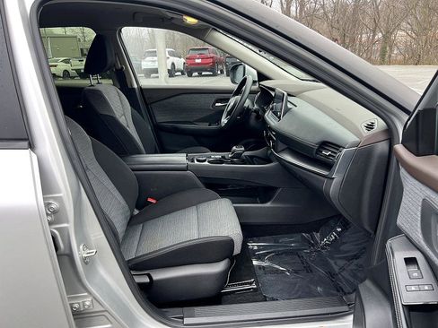 Certified 2023 Nissan Rogue SV image 22