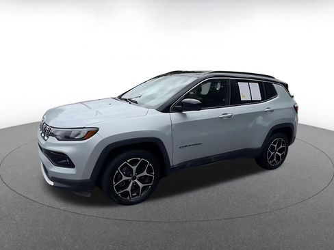 Used 2025 Jeep Compass Limited AWD/4WD image 8