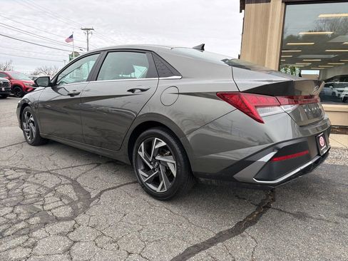 Used 2024 Hyundai Elantra SEL w/ Convenience Package image 7