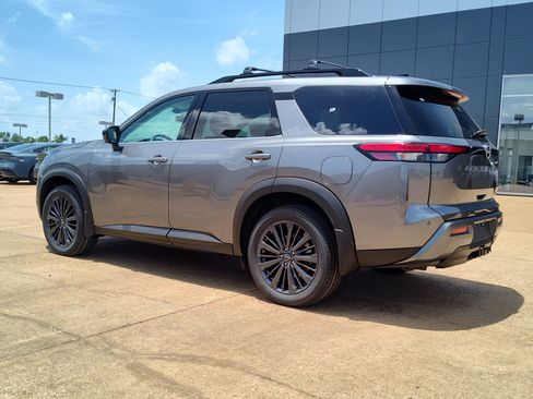 New 2026 Nissan Pathfinder SL FWD image 3