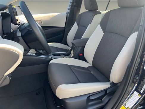 Certified 2025 Toyota Corolla LE FWD image 11