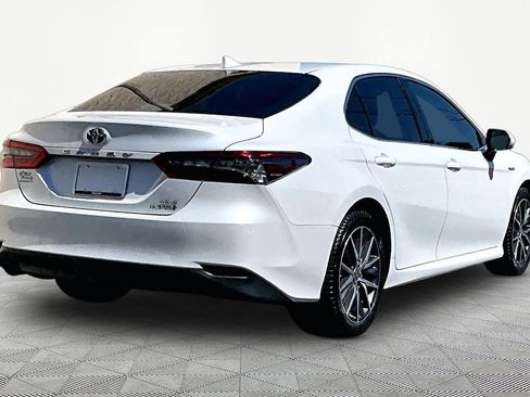 Used 2021 Toyota Camry XLE FWD image 13
