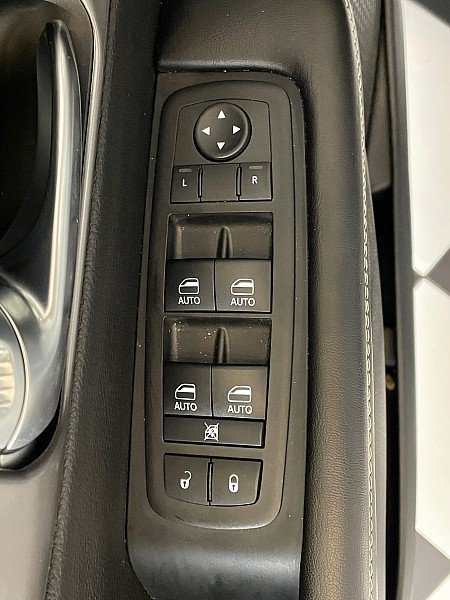 Used 2026 Chrysler Pacifica Select FWD image 20