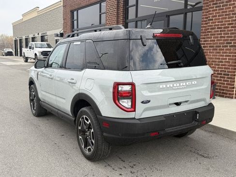 Used 2022 Ford Bronco Sport Outer Banks image 4