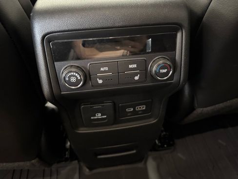 Used 2023 GMC Acadia Denali w/ Denali Ultimate Package image 13