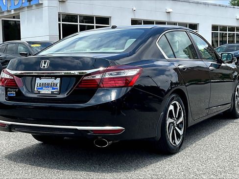 Used 2017 Honda Accord EX-L image 2