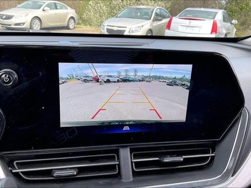 Used 2025 Chevrolet Trax LT image 11