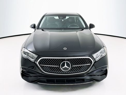 Used 2025 Mercedes-Benz E 350 4MATIC Sedan image 2