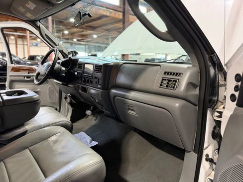 Used 2004 Ford F350 Lariat AWD/4WD image 16