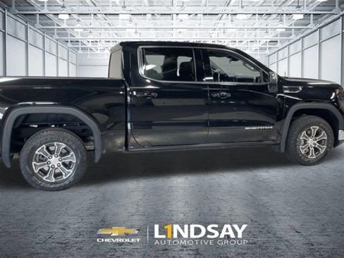 Used 2023 GMC Sierra 1500 SLE RWD image 2