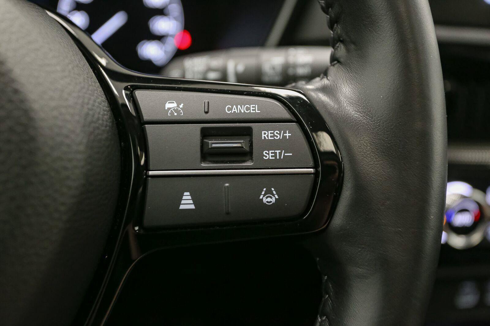 Used 2025 Honda CR-V EX-L image 40