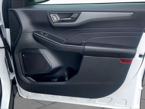 Certified 2025 Ford Escape Active FWD image 23