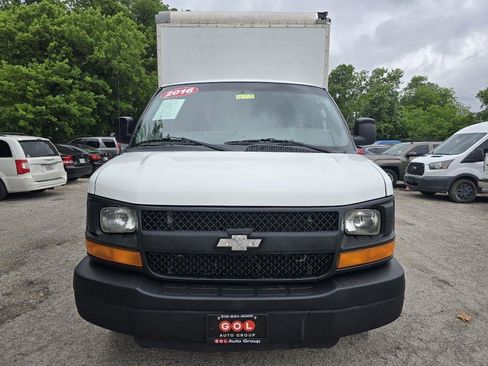 Used 2016 Chevrolet Express 3500 RWD image 3