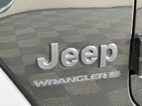 Used 2024 Jeep Wrangler Unlimited Sport AWD/4WD image 41