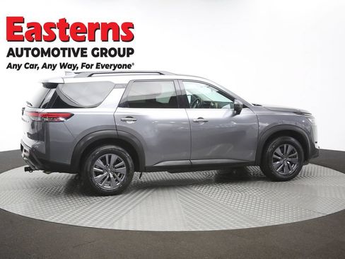 Used 2022 Nissan Pathfinder SV AWD/4WD image 46