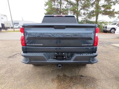 Used 2019 Chevrolet Silverado 1500 Custom w/ Custom Value Package image 15