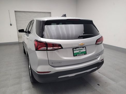 Used 2022 Chevrolet Equinox LT w/ Driver Convenience Package image 6