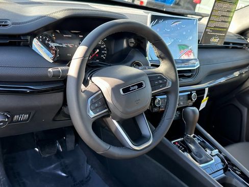 New 2026 Jeep Compass Latitude image 17