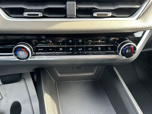 New 2026 Chevrolet Equinox LT w/ Convenience Package II image 28