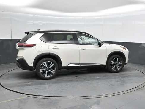 Used 2023 Nissan Rogue SL w/ SL Premium Package FWD image 4