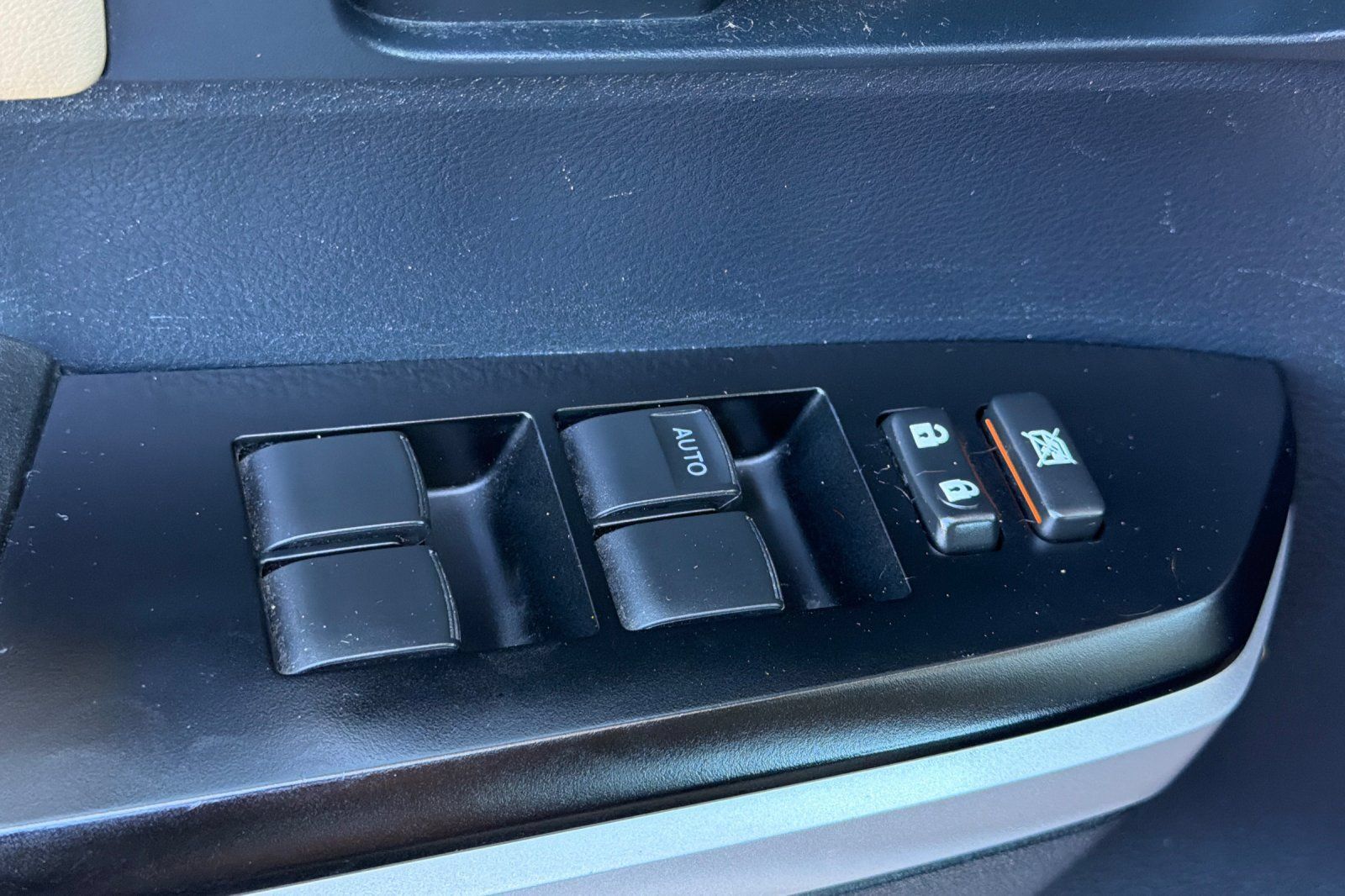 Used 2015 Toyota Tundra Limited AWD/4WD image 14