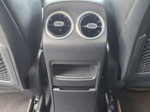 Used 2021 Mercedes-Benz GLA 250 image 32