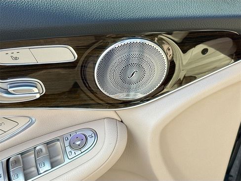 Used 2021 Mercedes-Benz GLC 300 w/ Multimedia Package image 20