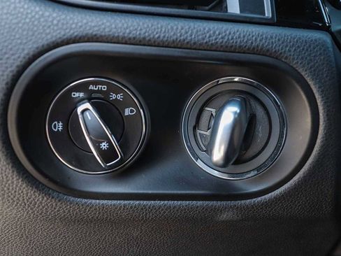 Used 2023 Porsche Macan image 28