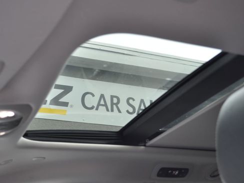 Used 2022 Chrysler Pacifica Limited image 16