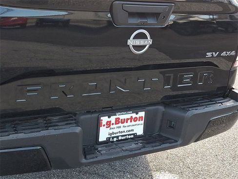 Used 2024 Nissan Frontier SV image 31