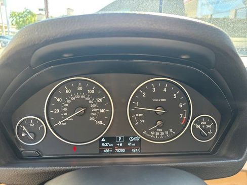 Used 2016 BMW 320i Sedan RWD image 25