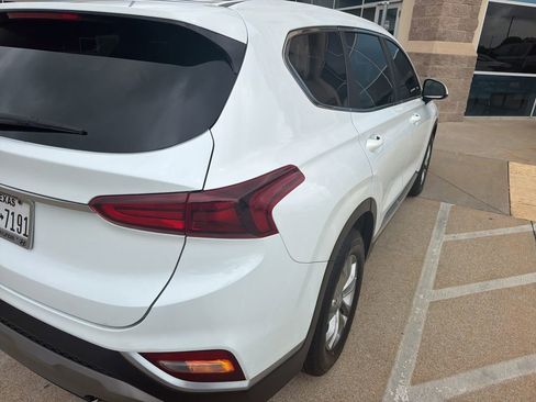 Used 2019 Hyundai Santa Fe SE image 5