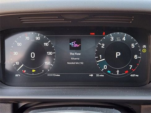 New 2025 Land Rover Discovery S image 11