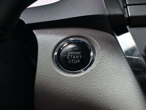 Used 2020 Toyota Sienna XLE FWD image 22