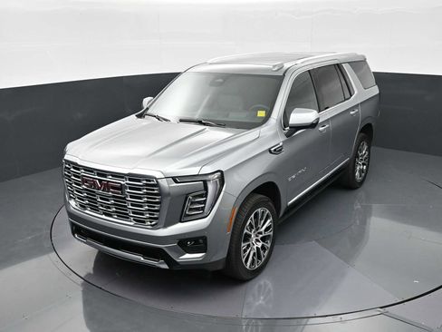 Used 2025 GMC Yukon Denali w/ Denali Reserve Package AWD/4WD image 17