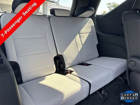 Used 2024 Chevrolet Traverse RS image 29