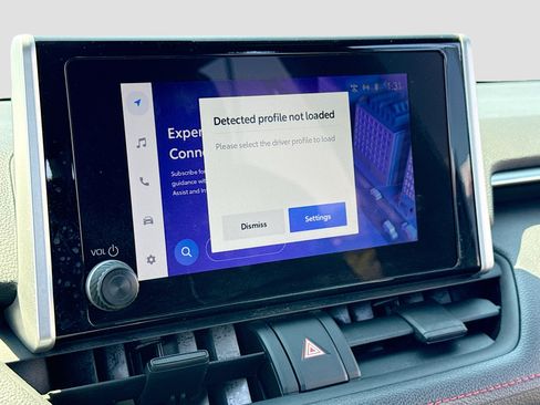 Used 2023 Toyota RAV4 SE AWD/4WD image 9