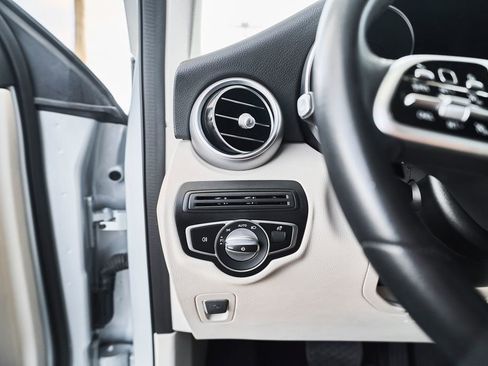 Used 2022 Mercedes-Benz GLC 300 w/ Premium Package Lite image 23