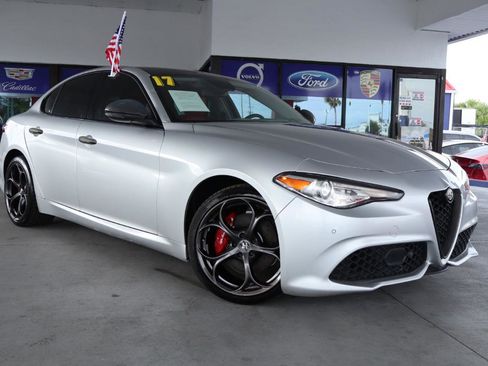 Used 2017 Alfa Romeo Giulia Ti w/ TI 19" Sport Package AWD/4WD image 3