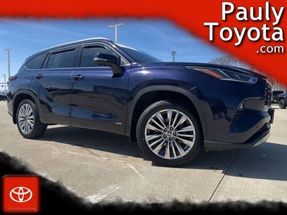 Certified 2025 Toyota Highlander Platinum