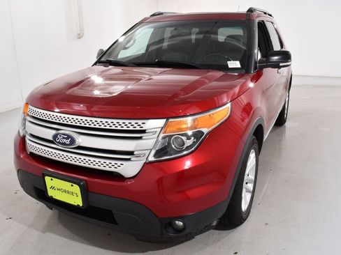 Used 2014 Ford Explorer XLT w/ Equipment Group 202A AWD/4WD image 2